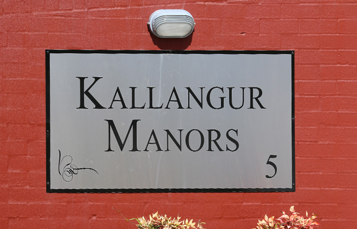 Kallangur Manors